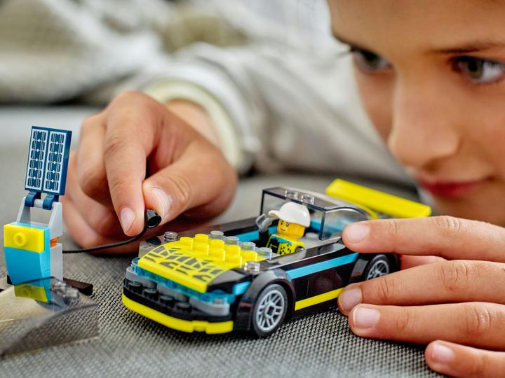 Produktbild LEGO Elektro-Sportwagen (60383, LEGO City)