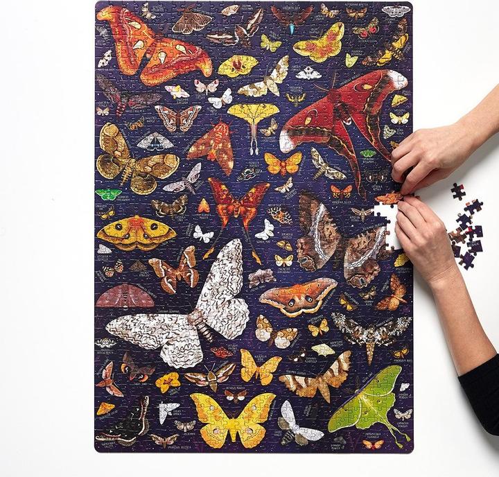 Actual product image Czuczu Puzzle 1000 pieces Puzzlove Moths (1000 pieces)
