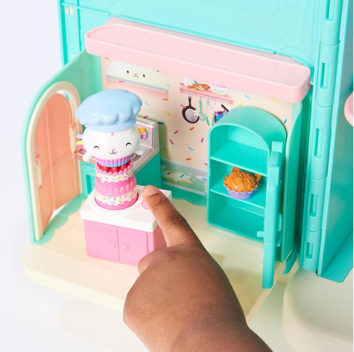 Actual product image Spin Master Gabby's Dollhouse Deluxe Room Cakey's Kitchen
