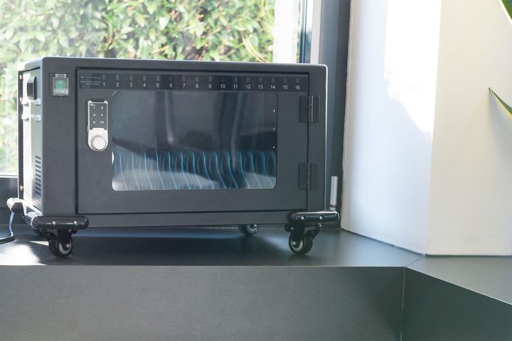 Image du produit Digitus Armoire de recharge mobile, 14", USB-C, électr. PIN, 16 stations de charge, ventilateur, 384 x 550