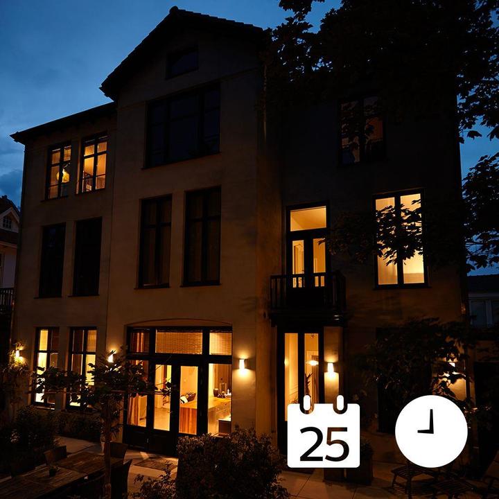 Produktbild Philips Hue White & Color Ambiance Erweiterung (E27, 10 W, 806 lm, 1 x, F)