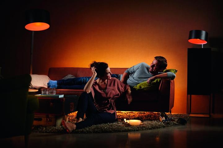 Produktbild Philips Hue White & Color Ambiance Erweiterung (E27, 10 W, 806 lm, 1 x, F)