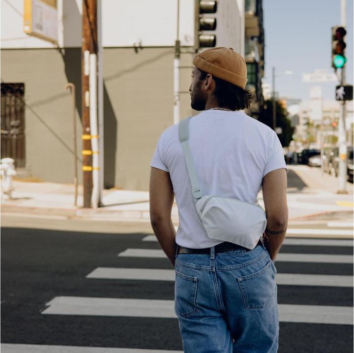 Actual product image Peak Design Outdoor Sling (Camera hip bag, 2 l)