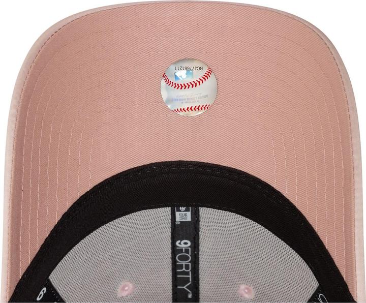 Actual product image New Era 9forty cap for women New York Yankees Satin (One size)