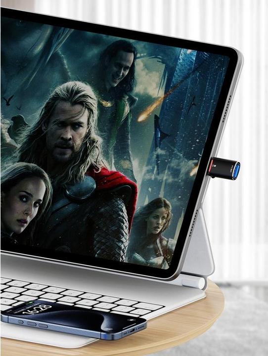 Produktbild PowerGuard Two-in-1 USB-C to MicroSD Card and USB 3.0 Reader Adapter (USB Typ C, MicroDot)