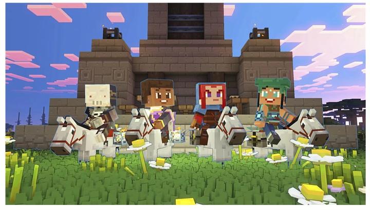 Immagine prodotto Microsoft Minecraft: Deluxe Collection (Xbox Series X, Xbox Serie S, Xbox One X, Xbox One S)