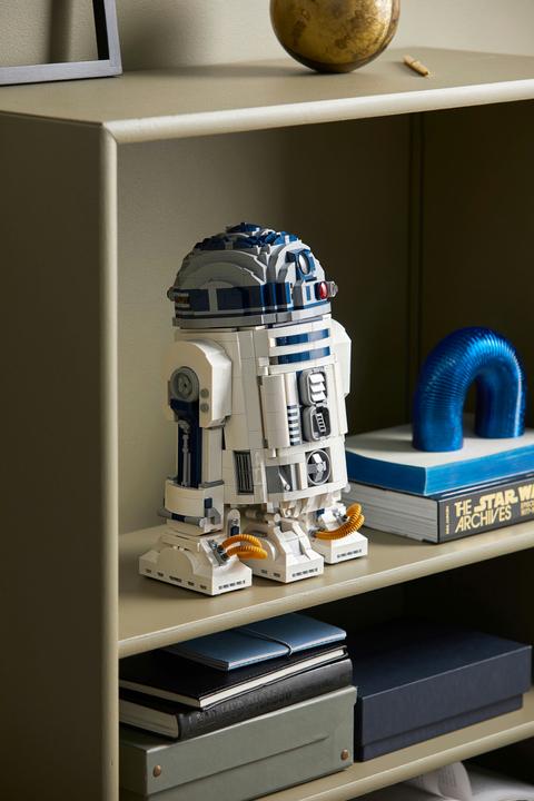 Actual product image LEGO Star Wars R2-D2 (75308) (75308, LEGO Rare Sets, LEGO Star Wars)