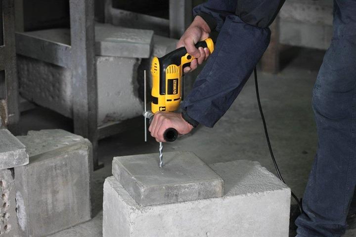 Image du produit DeWalt Perceuse à percussion DWD024S (Fonctionnement sur secteur)