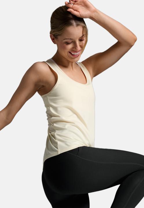 Actual product image 2XU Aero Singlet (M)