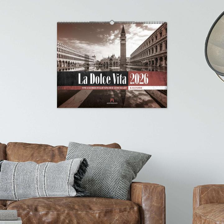 Immagine prodotto La Dolce Vita - Italienische Lebensart Kalender 2026 (54 x 42 cm, Copertina rigida, Italiano, Tedesco)