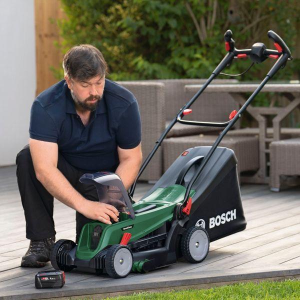 Produktbild Bosch Home & Garden UniversalRotak 2x18V-37-550 (Akkubetrieb)