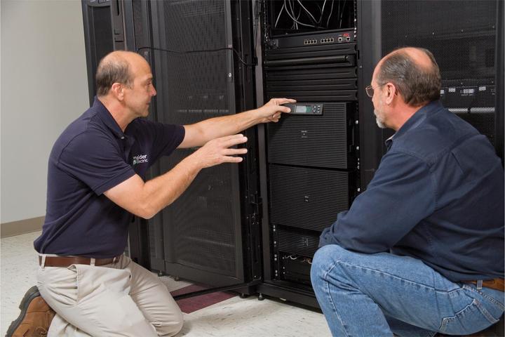 Produktbild APC Scheduled 5X8 Assembly&Power-Up Serv