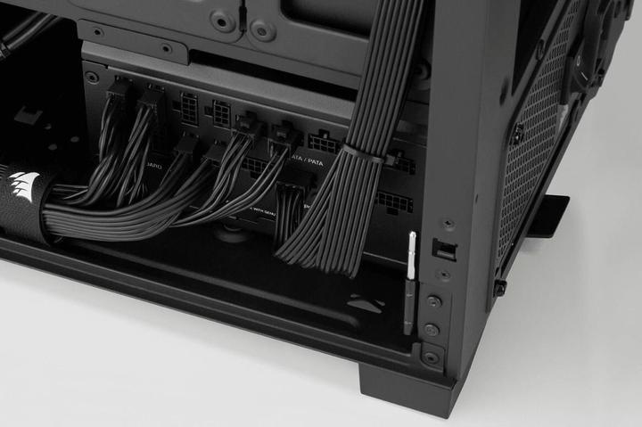 Actual product image Corsair SF1000 (1000 W)