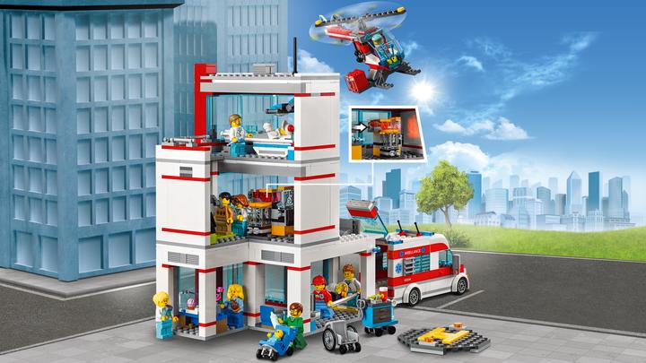 Actual product image LEGO Hospital (60204, LEGO City)