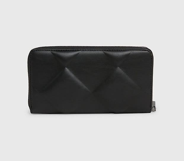 Actual product image Calvin Klein Re-Lock Quilt Za Wallet Lg Ck