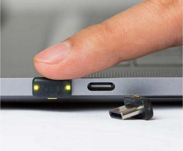 Actual product image Yubico YubiKey 5C Nano