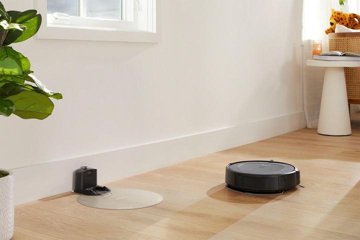 Actual product image iRobot Roomba Combo i5 (Vacuum mopping robot)