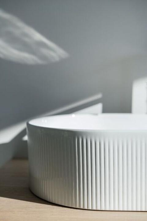 Actual product image Laufen Running Sonar double washbasin bowl with texture, without tap hole, without overflow, 1000x370mm, in (370 mm, 1000 mm)