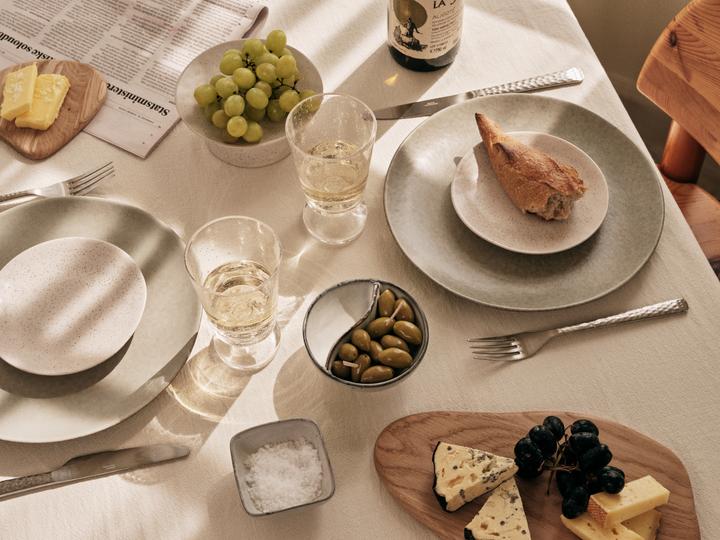 Produktbild Broste Copenhagen Hammered Rotweingläser klar 0,4l 4er Set (40 cl, 4 Gläser, Rotweingläser)