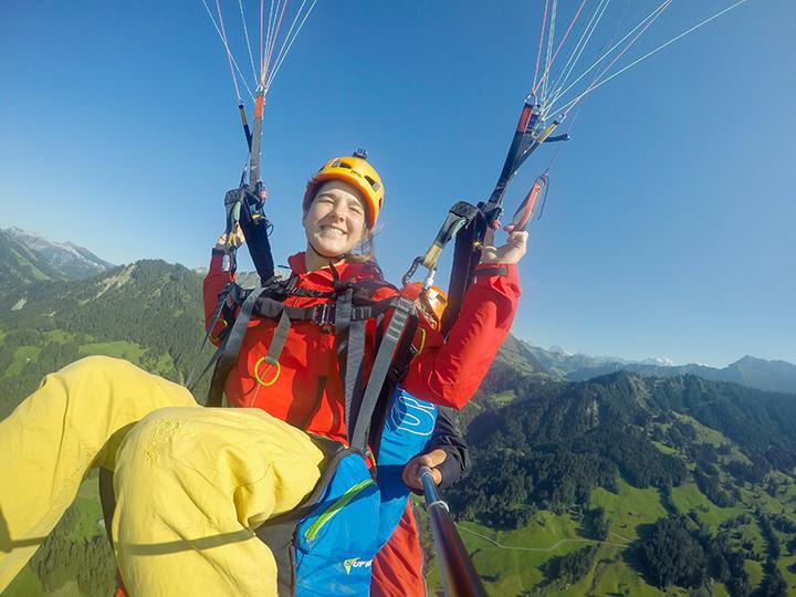 Produktbild Smartbox Extremsport: 1 eindrucksvoller Tandem-Gleitschirmflug durch die Lüfte von Luzern (1 Pers.)