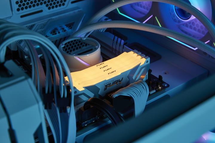 Image du produit Kingston D5 16GB 6000-32 Renegade RGB wh KFY XMP (1 x 16GB, 6 MHz, RAM DDR5, DIMM)