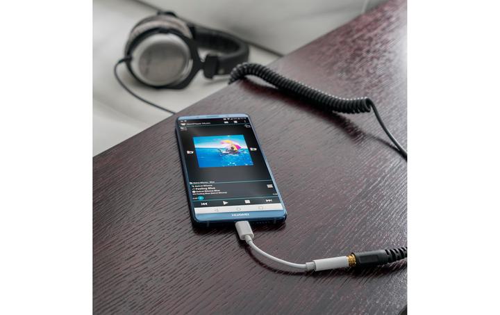 Actual product image 4smarts Passive Audio Adapter (USB Type C, 3.5mm socket)