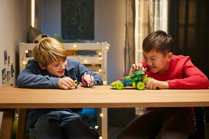 Image du produit LEGO Mateo mit dem Z-Blob Action-Rennwagen (71491, LEGO Dreamzzz)