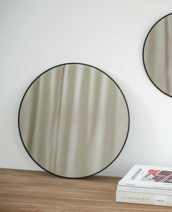 Actual product image Esmée Round wall mirror (Ø 40 cm)