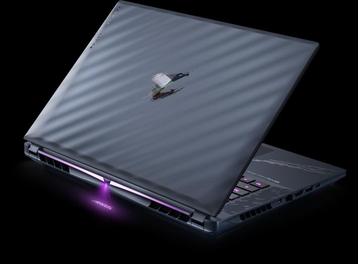 Immagine prodotto Gigabyte Aorus Master 16 RTX 5080 (16", Intel Core Ultra 9 275HX, 32 GB, 2000 GB, CH)