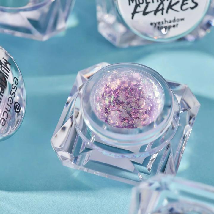 Actual product image essence Multichrome Flakes Eyeshadow Topper 02 Cosmic feelings (02 Cosmic feelings)