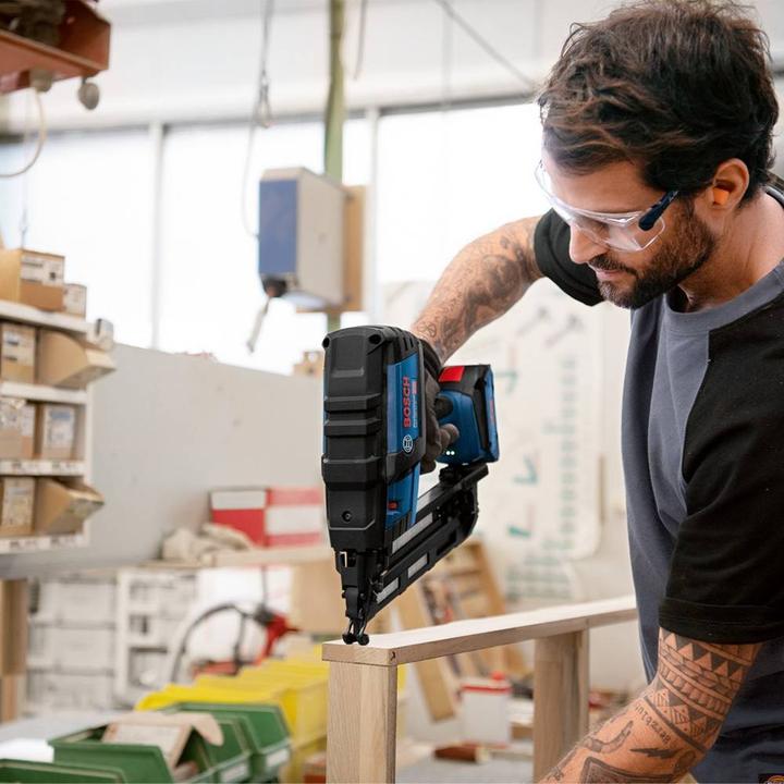 Actual product image Bosch Professional GNH 18V-64 M