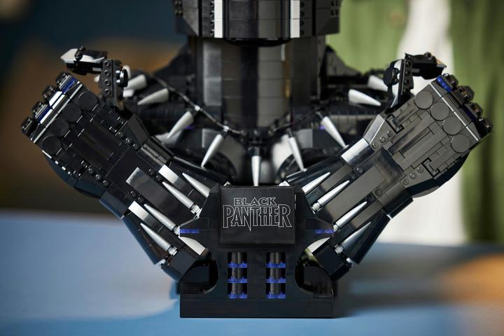 Actual product image LEGO Black Panther (76215, LEGO Marvel, LEGO Rare Sets)