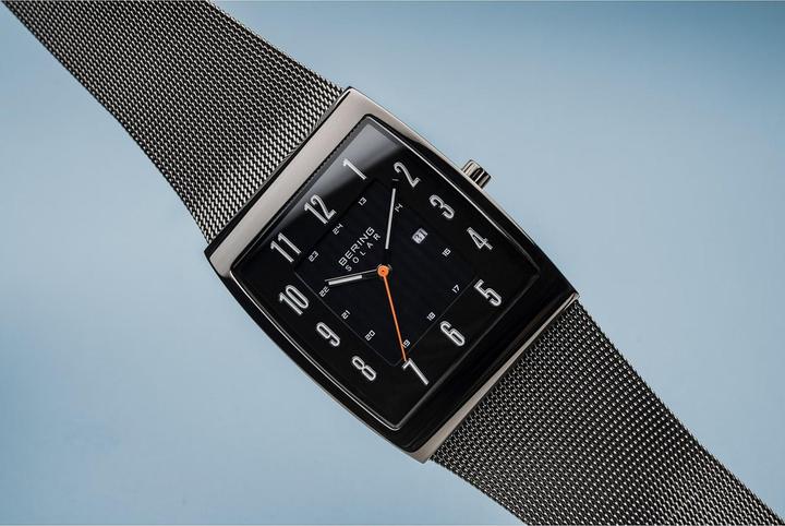 Actual product image Bering Solar (Analogue wristwatch, 33 mm)