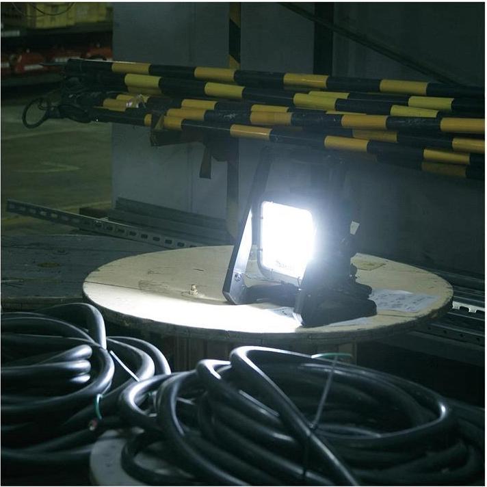 Produktbild Makita Baustrahler (750 lm)