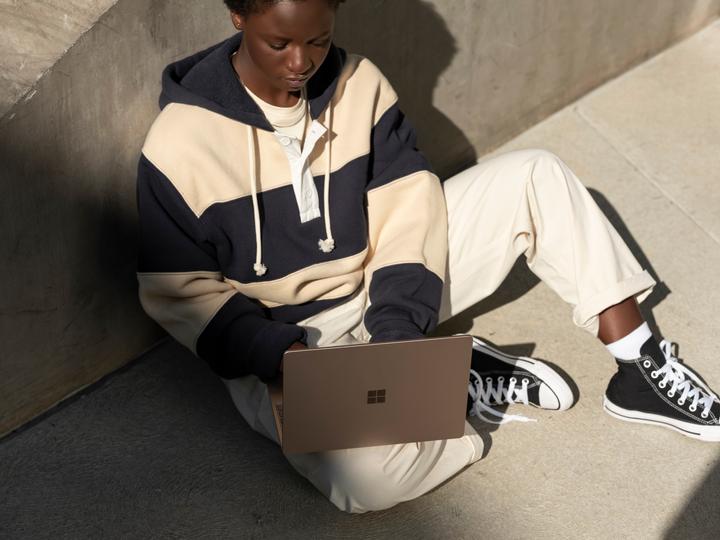 Image du produit Microsoft Surface Laptop Go (12.40", Intel Core i5-1035G1, 8 Go, 128 Go)