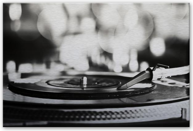 Actual product image Trenddeko Vinyl Record on Turntables (120 x 75 cm)