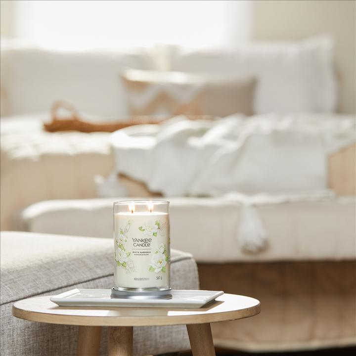 Actual product image Yankee Candle White Gardenia Signature Large Tumbler Scented Candle (567 g)
