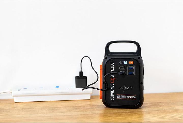 Image du produit Revolt Manivelle Dynamo (22500 mAh, 18 W, 83.25 Wh)
