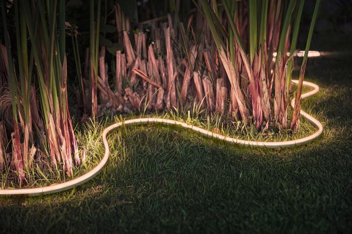 Image du produit Philips Bundle de bandes lumineuses d'extérieur (RGBW, 487 cm, Extérieur)