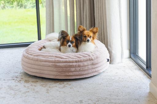 Productafbeelding Designed by Lotte Reza ligkussen (Hond)