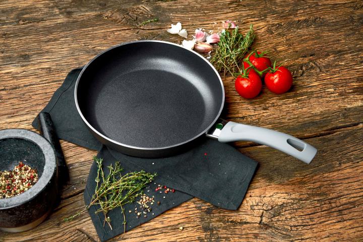 Actual product image Zwilling Lazise frying pan, 28 cm | aluminium | round (28 cm, Casserole + Stewpot, Aluminium)