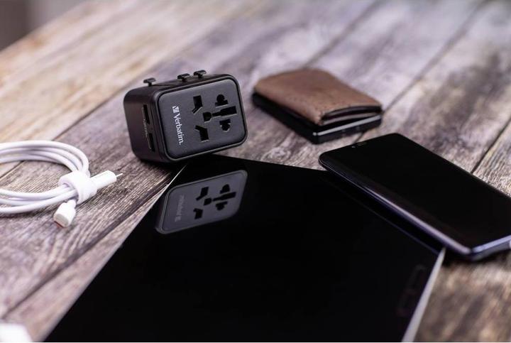 Immagine prodotto Verbatim Adattatore da viaggio universale con 2 porte USB-A