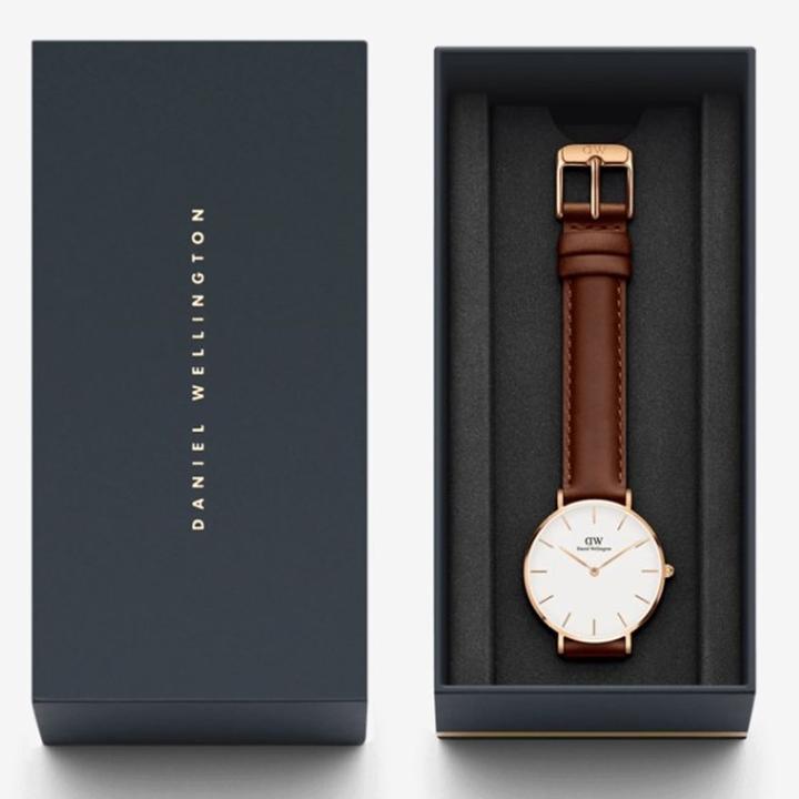 Actual product image Daniel Wellington Classic Petite St Mawes (Analogue wristwatch, 28 mm)