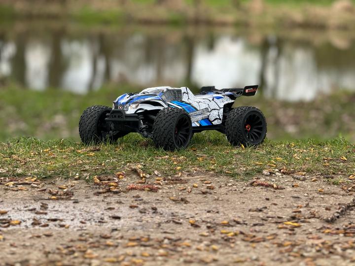 Actual product image DF-Models Z-10 Competition Truggy Brushed RTR