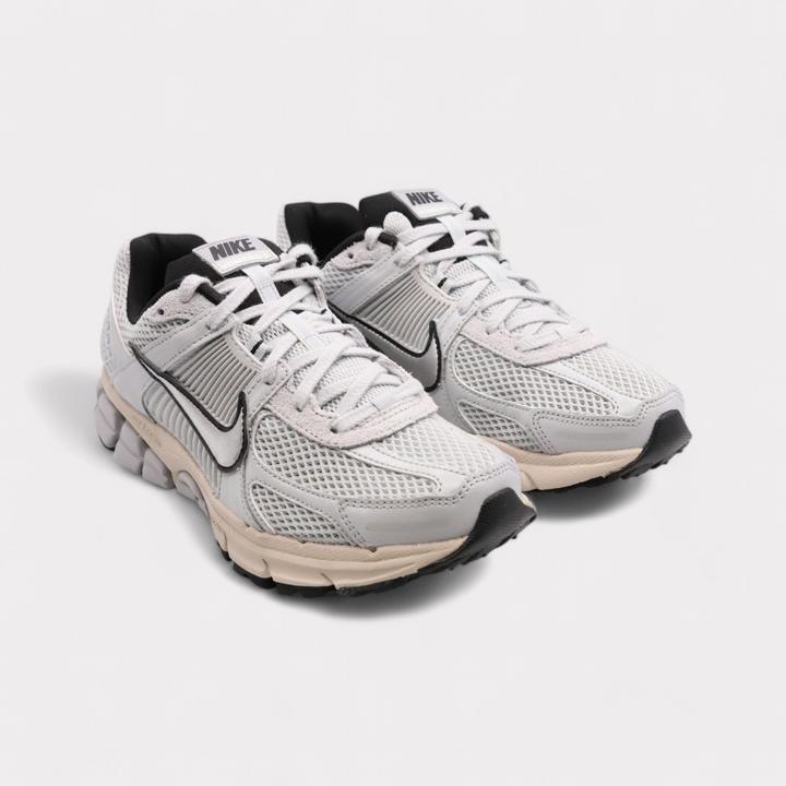 Image du produit Nike Zoom Vomero 5 (40.5)