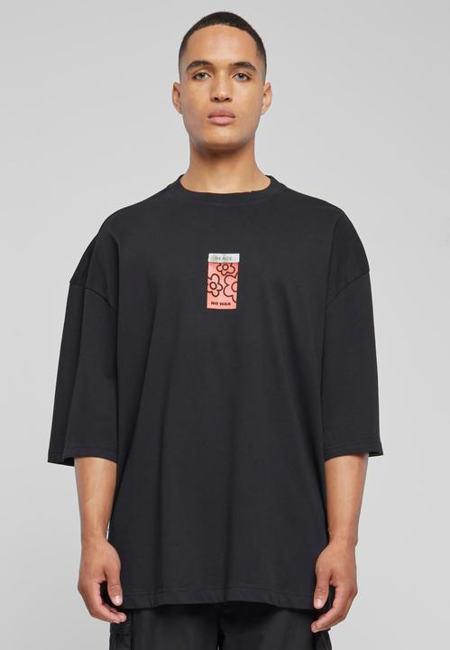 Actual product image Urban Classics Puffer Peace Huge Tee - 18467 (M)