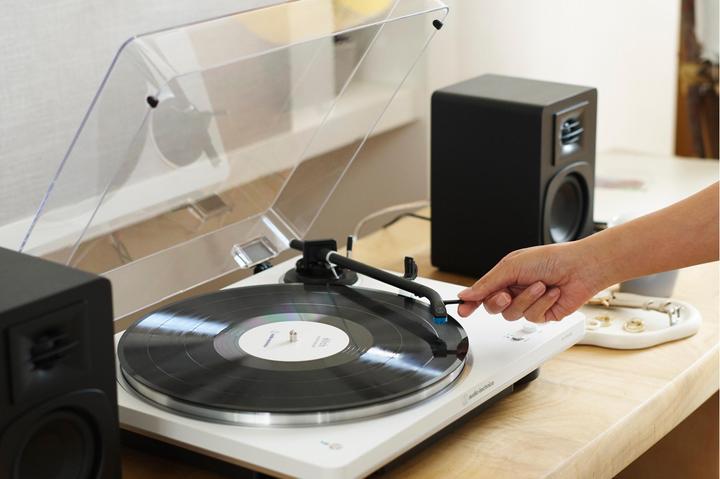 Produktbild Audio-Technica AT-LP70XBTWS (Vollautomatisch)