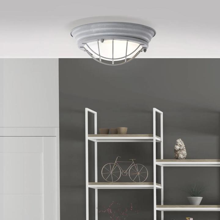 Actual product image Brilliant Typhoon (E27)