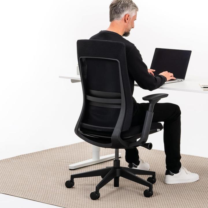 Actual product image Yaasa Chair Essential