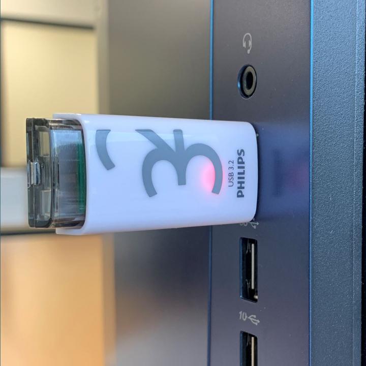 Actual product image Philips USB 3.2 32GB Click Series Gen 1 USB-C (32 GB, USB 3.2)